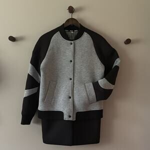 REBECCA MINKOFF TESS CONVERTIBLE NEOPRENE VARSITY JACKET SIZE XS BLACK & GRAY